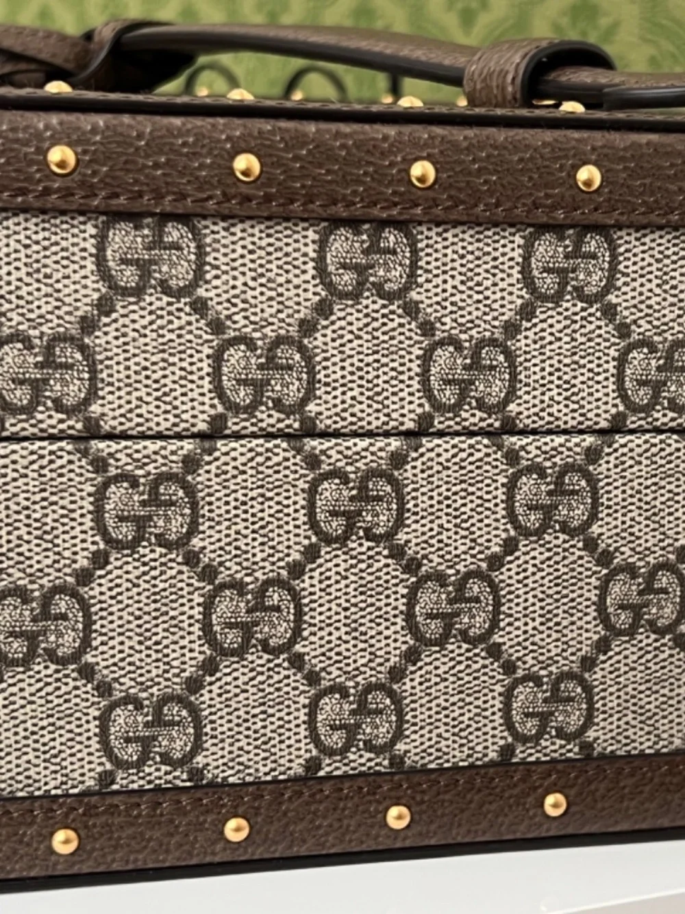 Gucci Women's Bag Rigid Jewelry Accessory Case Beaty Box GG Canvas Gold Lock Key